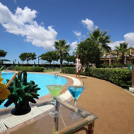 Marina Del Marchese 4* Ботричелло