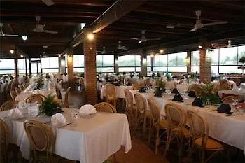 Marina Del Marchese 4*