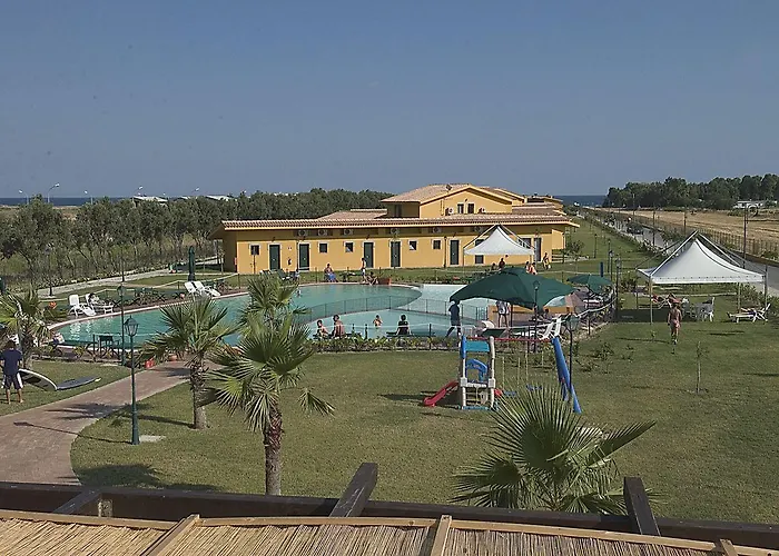 Marina Del Marchese 4*