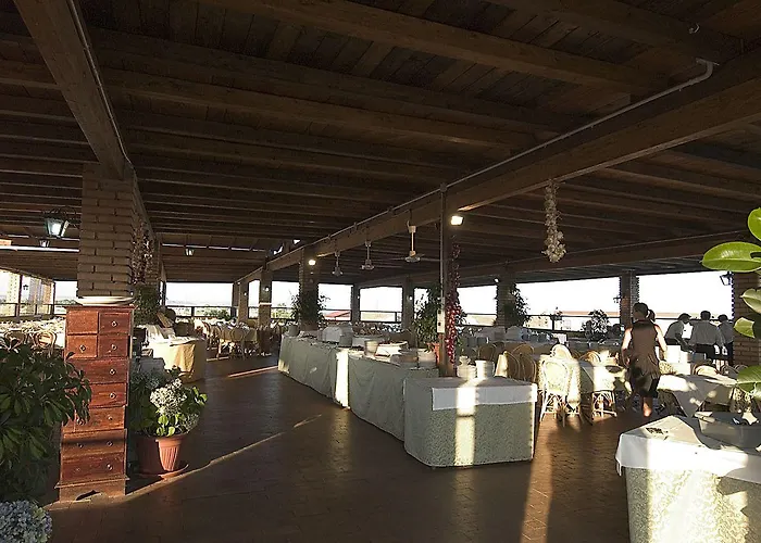 Курортный комплекс Marina Del Marchese 4*