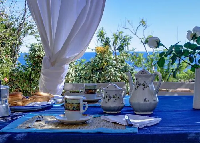 Курортный комплекс Marina Del Marchese Ботричелло