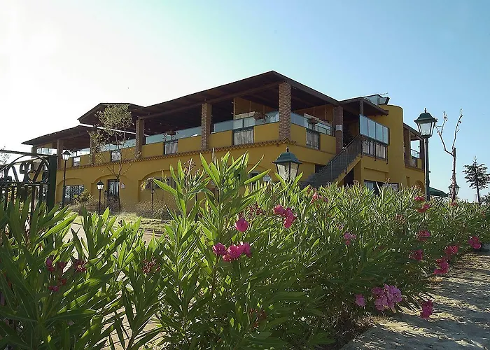 Marina Del Marchese 4* Ботричелло