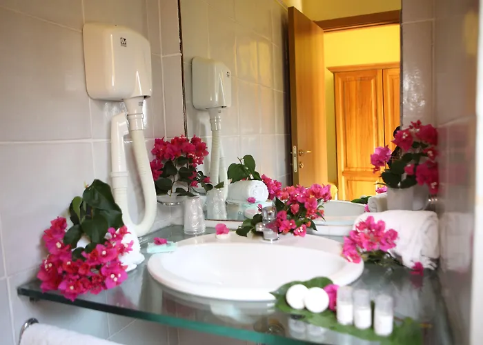 Marina Del Marchese 4*