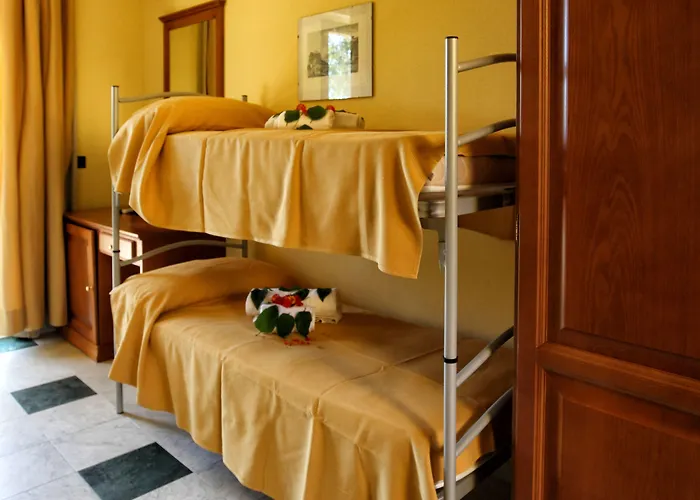 Курортный комплекс Marina Del Marchese 4*