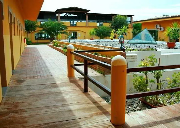 Marina Del Marchese 4*