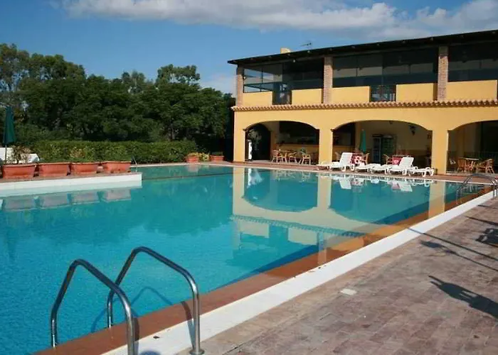 Marina Del Marchese Курортный комплекс Ботричелло