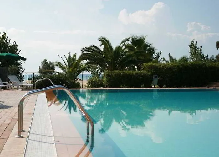 Marina Del Marchese 4*