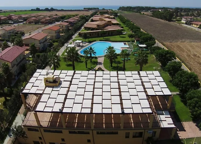 Курортный комплекс Marina Del Marchese Ботричелло