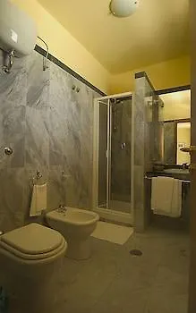 Marina Del Marchese 4*