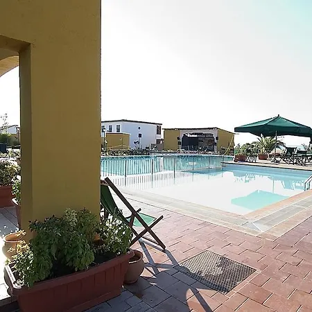 Отель Marina Del Marchese 4*