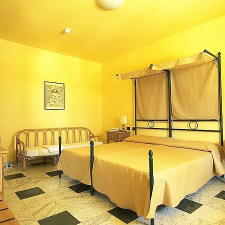 Üdülőközpont Marina Del Marchese