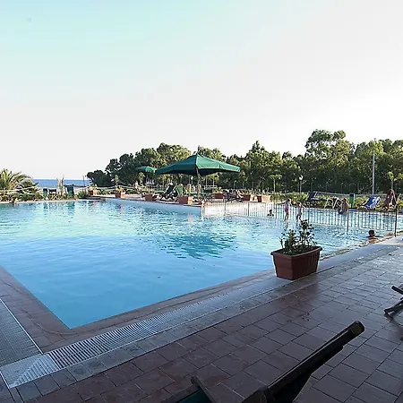Marina Del Marchese Ośrodek wypoczynkowy 4*