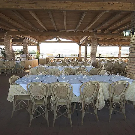 Marina Del Marchese Botricello