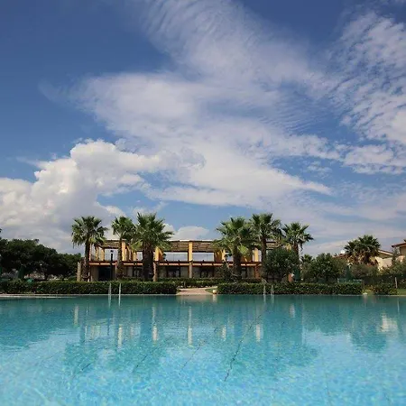 Ośrodek wypoczynkowy Marina Del Marchese 4*