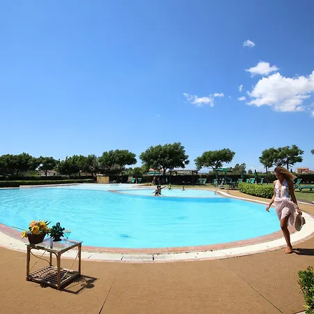 Marina Del Marchese Üdülőközpont Botricello