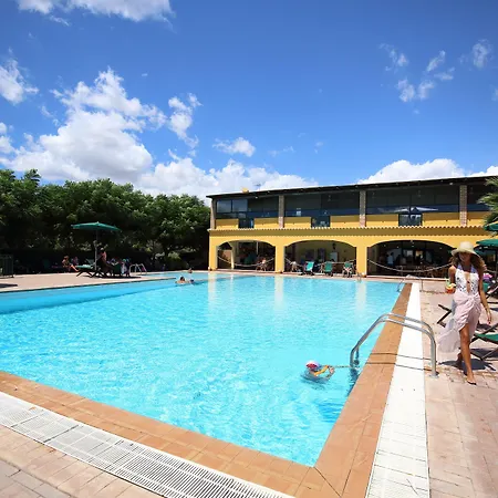 Üdülőközpont Marina Del Marchese Botricello