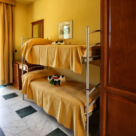 Ośrodek wypoczynkowy Marina Del Marchese 4*