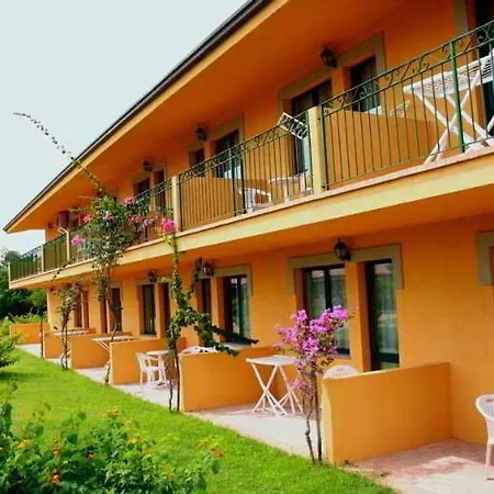 Marina Del Marchese Ośrodek wypoczynkowy 4*