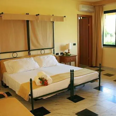 Üdülőközpont Marina Del Marchese Botricello