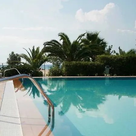 Marina Del Marchese 4*