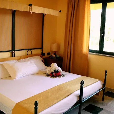 Üdülőközpont Marina Del Marchese