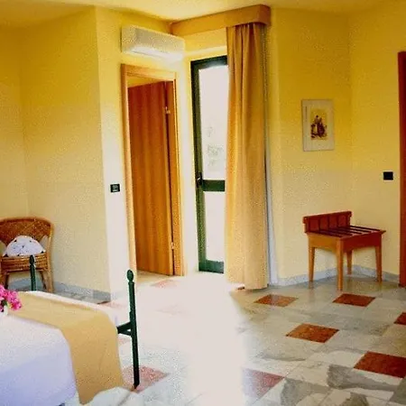 Marina Del Marchese Üdülőközpont Botricello