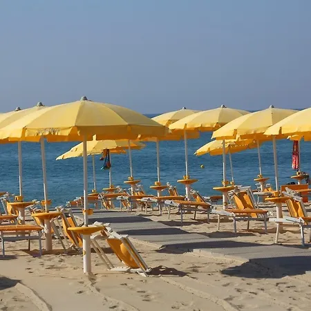 Marina Del Marchese Отель