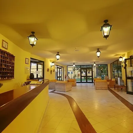Marina Del Marchese 4* Ботричелло