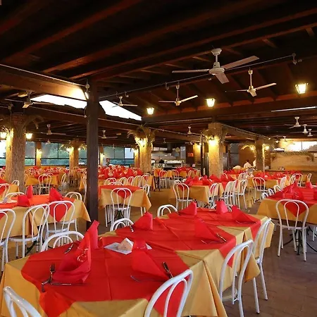 Marina Del Marchese Botricello